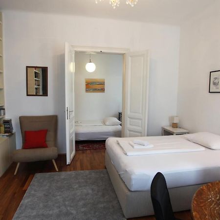 Casa Nostra - Ausgefallene Wohnung Am Augarten Viena Exterior foto
